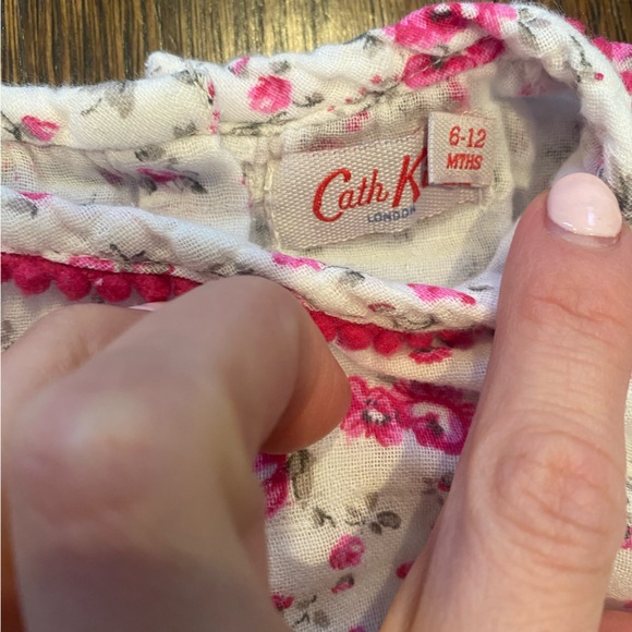 Cath Kidston size 6-12 months 2 piece outfit - Picture 3 of 3